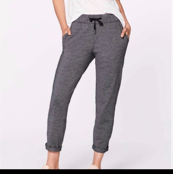 Lululemon on the fly pants sz 6 heathered gray black 27" inseam - Picture 10 of 10